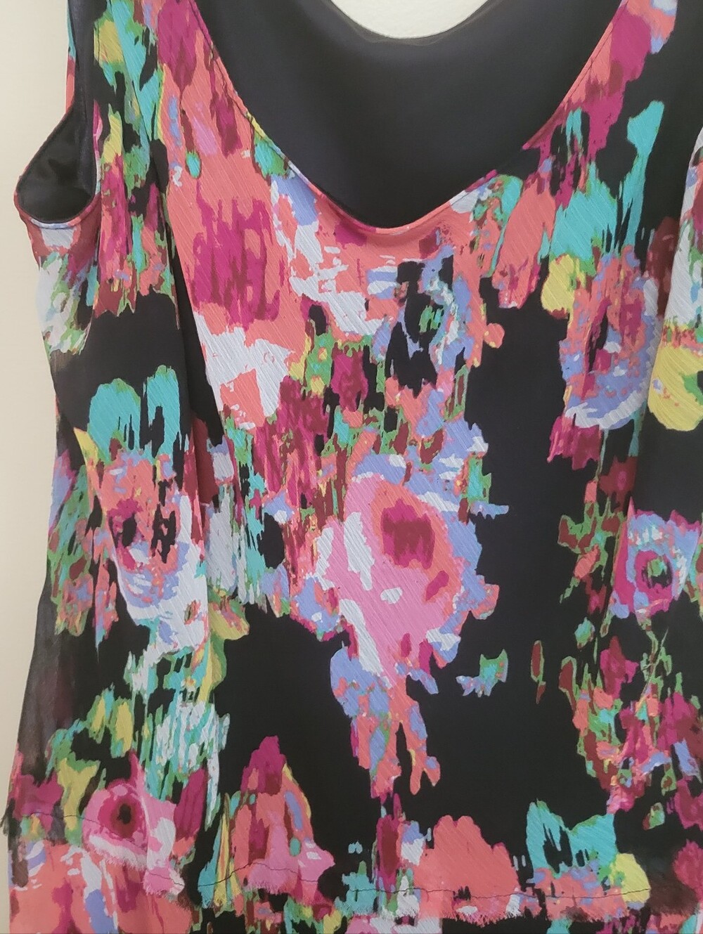 Dress Barn Black Multicolor Floral Sleeveless Camisole